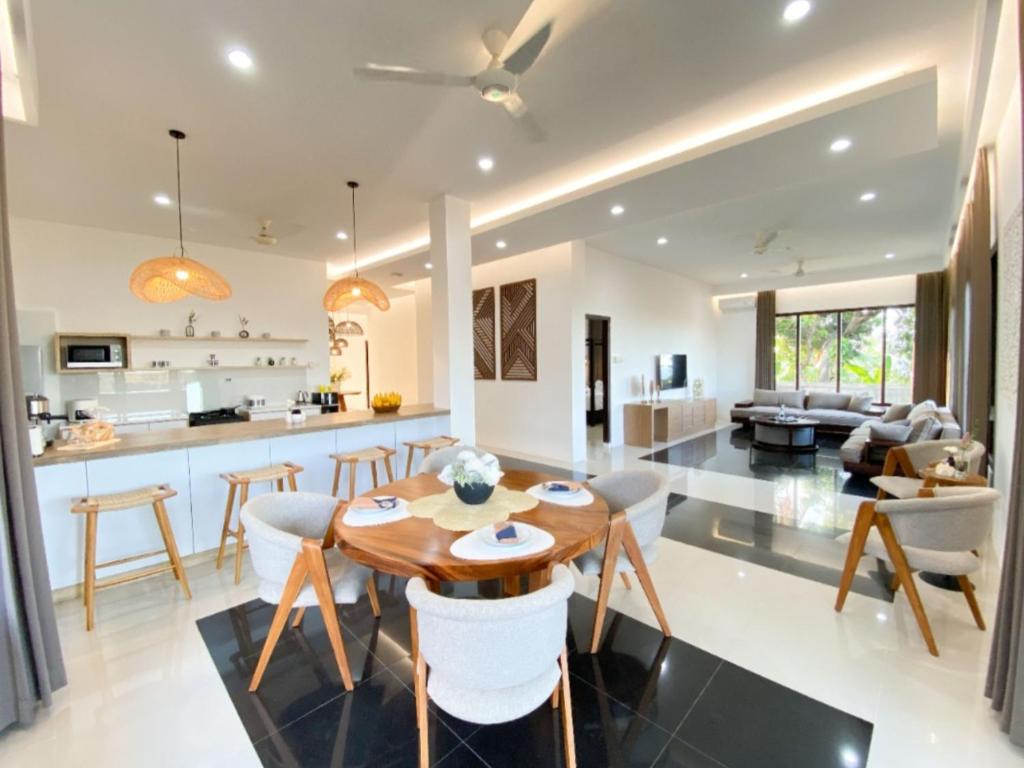 Lovina Seaview Hill Villa, Lovina