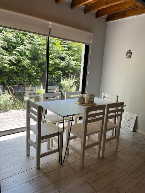Casa 4, Bosque Peralta Ramos, Mar del Plata con carpa en balneario incluida - 4