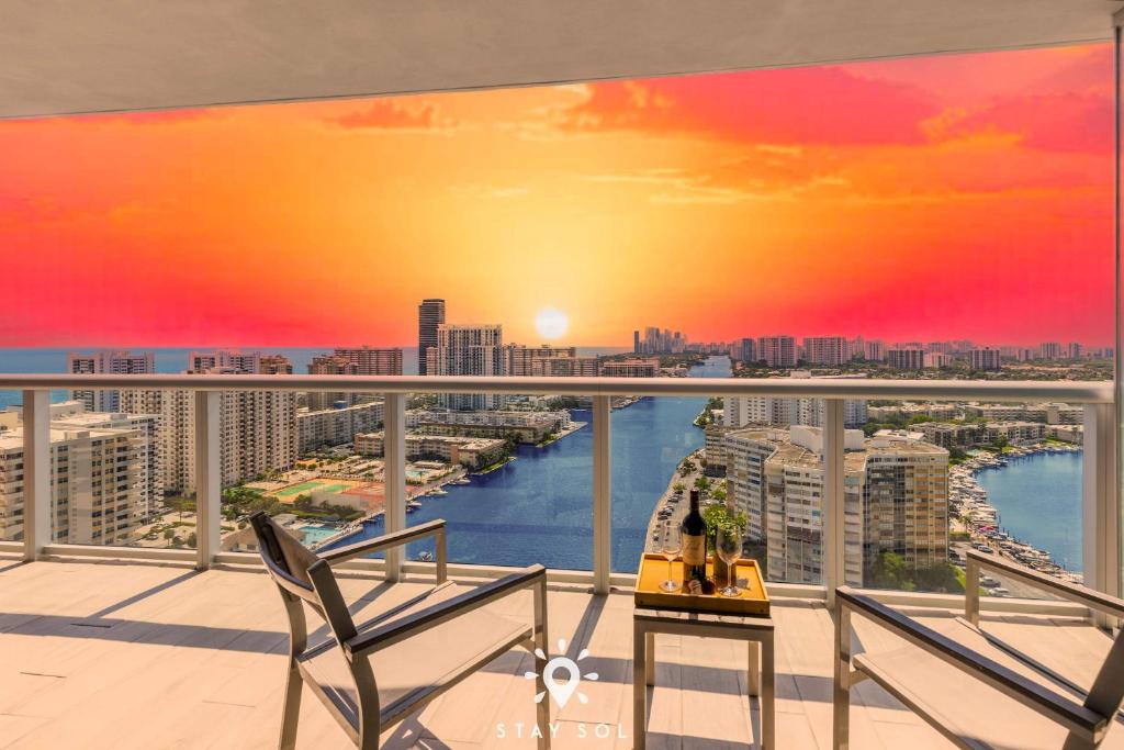 Balcony with View, Pool, Gym, Near Beach, Hallandale Beach