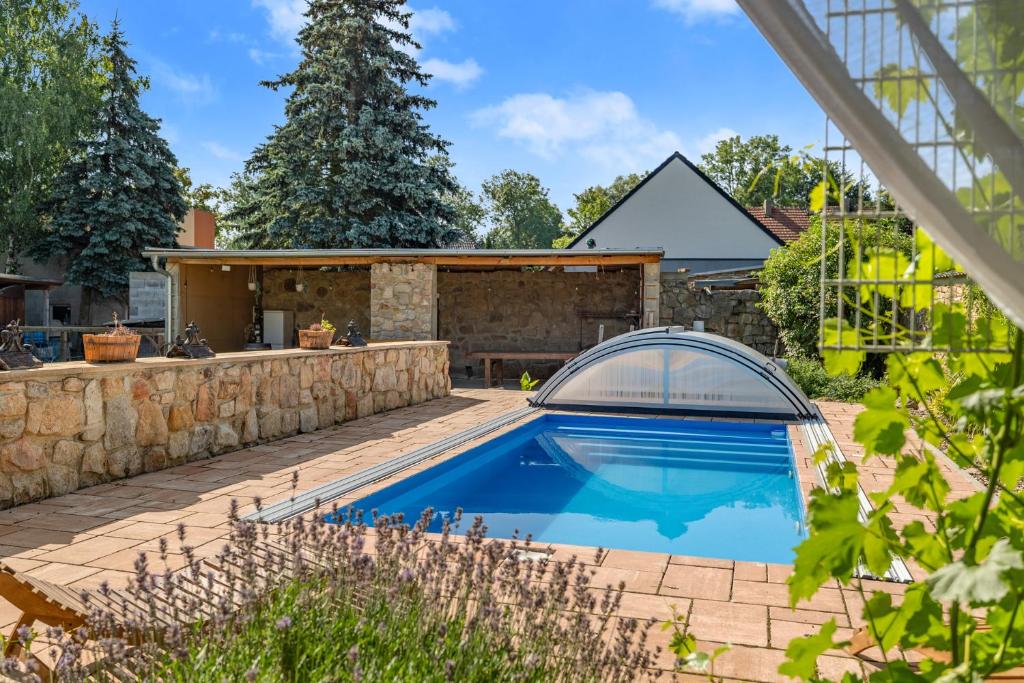 Statek Luigi, Tuchlovice