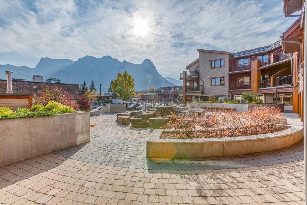 RidgeView Loft - Top Floor 2 Bed 2 Bath, Amazing Views, Canmore