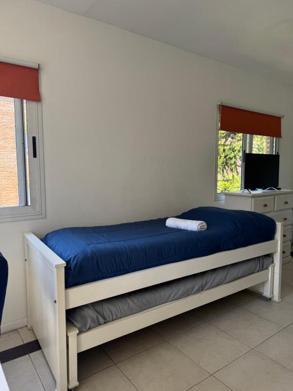 Hermoso depto cercano a hospital austral y usal - 3