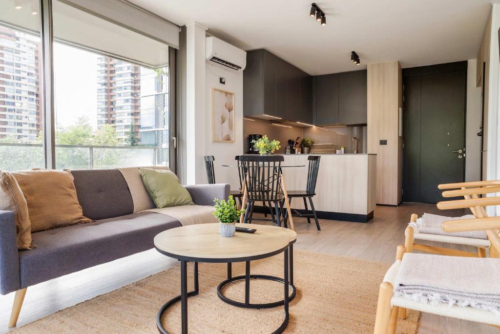 Las Condes Luxe Park & Mall Family Getaway - 1