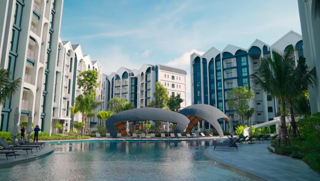 Modern 1BR Pool View Walk to Nai Yang Beach, Nai Yang pláž