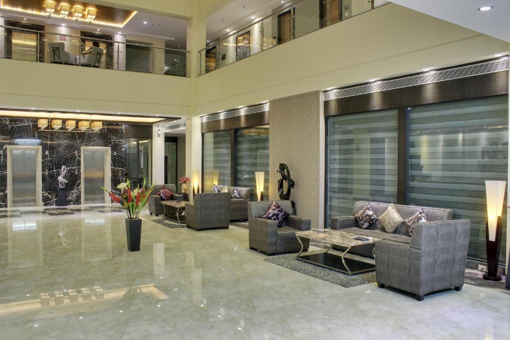 Hotel Suba Grand photo
