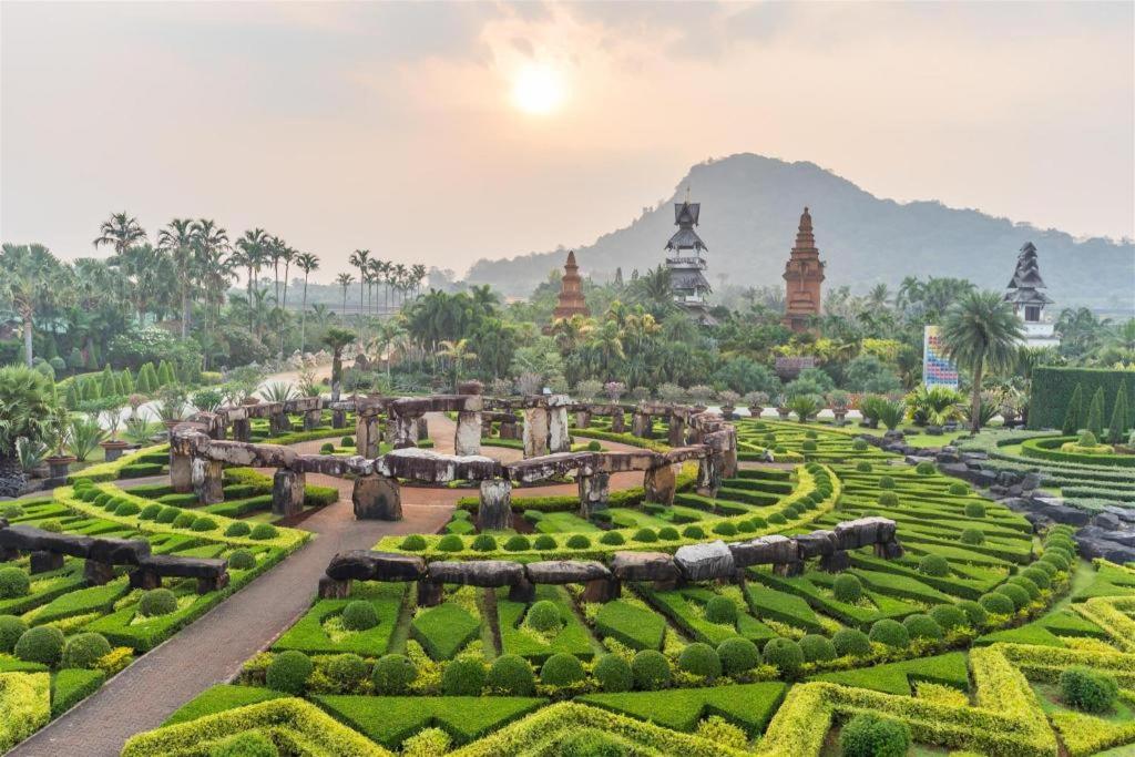 Baan Cha-lier Sook Bangsaray