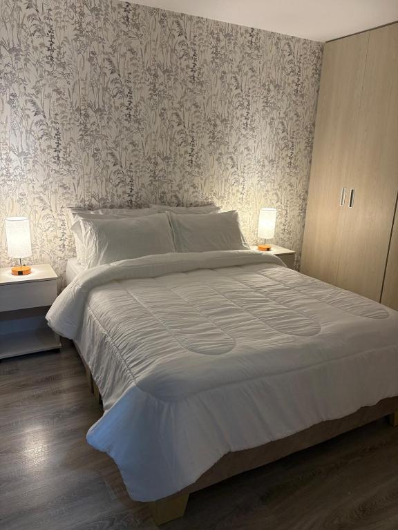 Apartamento moderno con balcón y vista a la ciudad cerca al mall plaza - 3