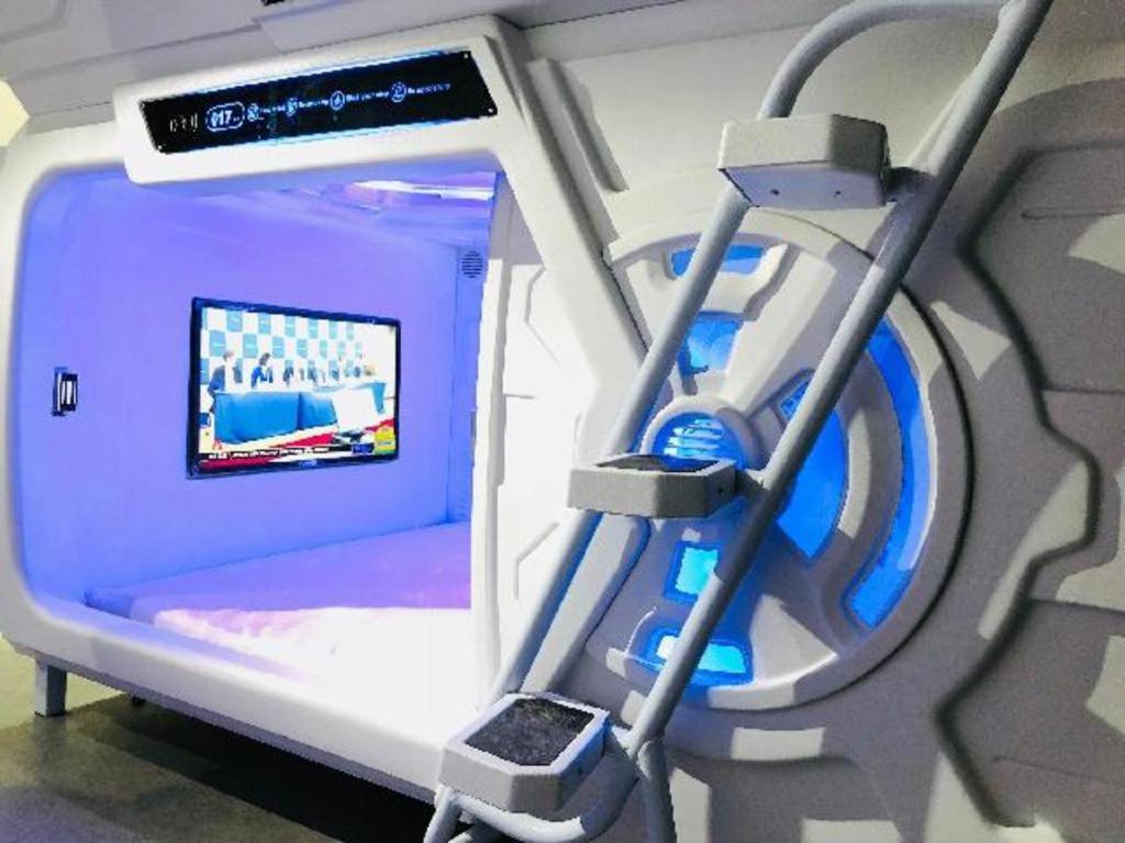 MET A Space Pod @ Chinatown, Singapore