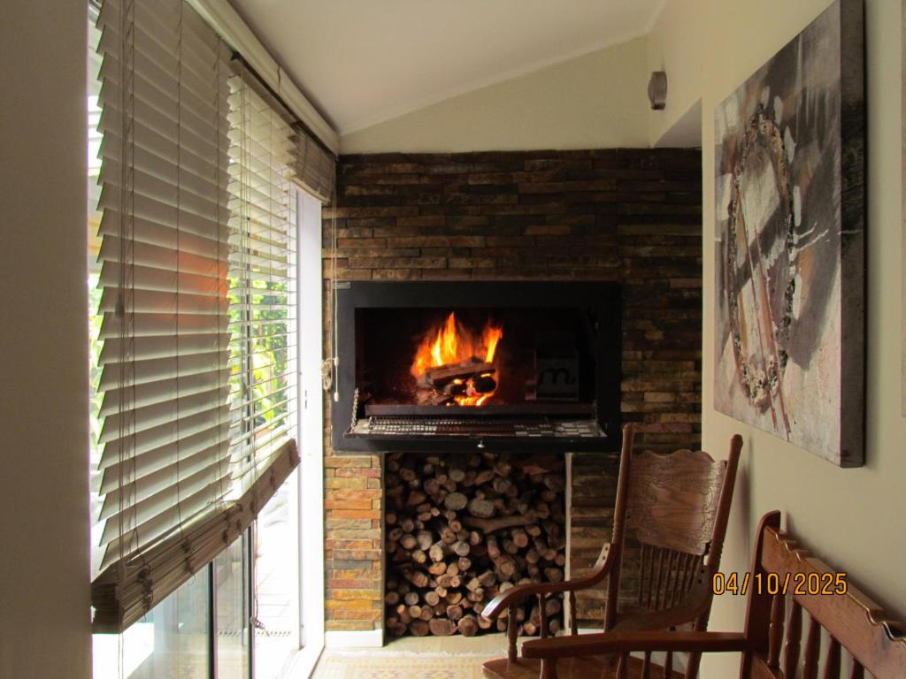 Wembley Home -Heated pool, indoor braai, jacuzzi come relax, Plumstead