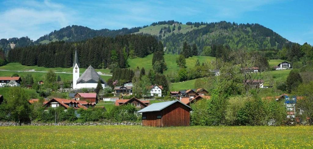 Ferienwohnung im Allgäu-sonnigen Balkon und Alpenpanorama, 5 min zum See - 2