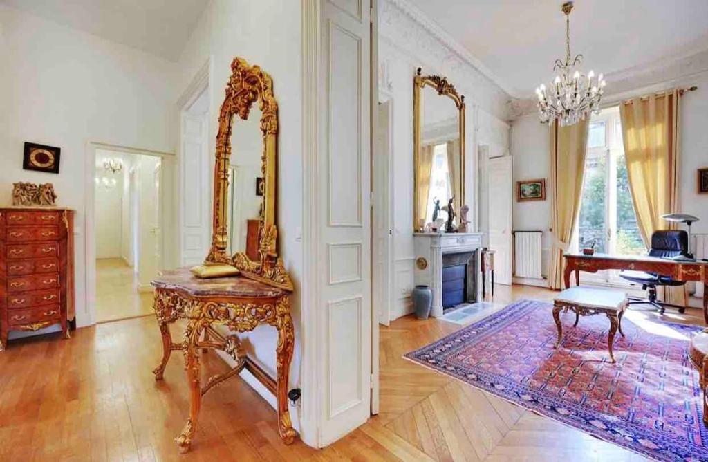 Champs Élysées : Appartement 200 m2 avec balcon - 5