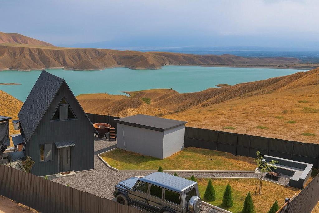 A Frame Garni by Amaranoc, Garni