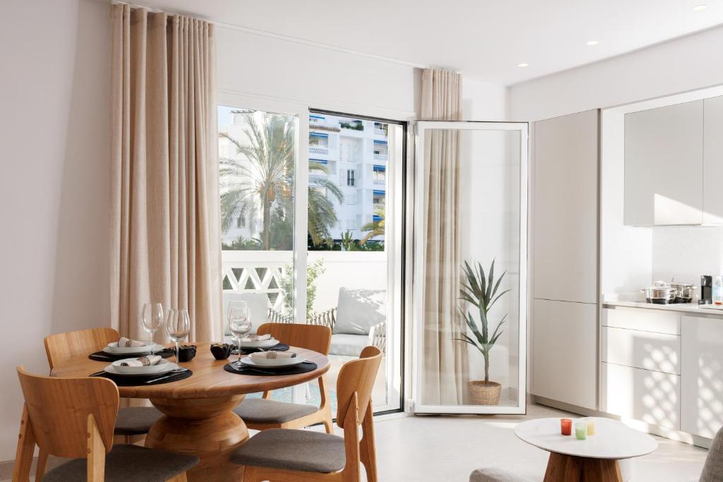 MARBELLA BANUS SUITES - Banus Playas del Duque Seaside Residential - 2