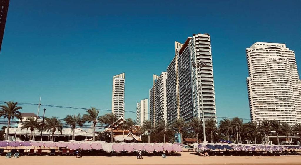 芭提雅Lumpini中天海滩海景公寓-直达海滩, Jomtien pláž