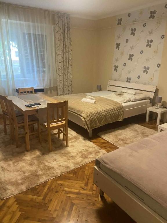 Csilla Apartman, Makó