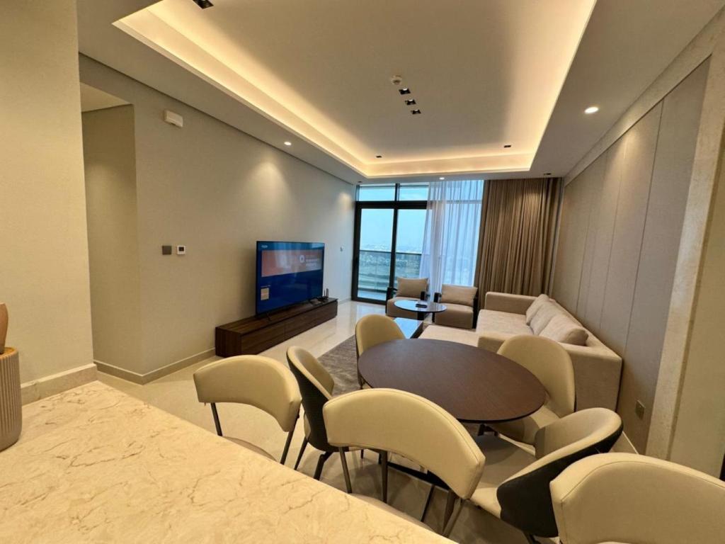 Luxury 2BR - Nobles Tower - Business Bay, Dubai