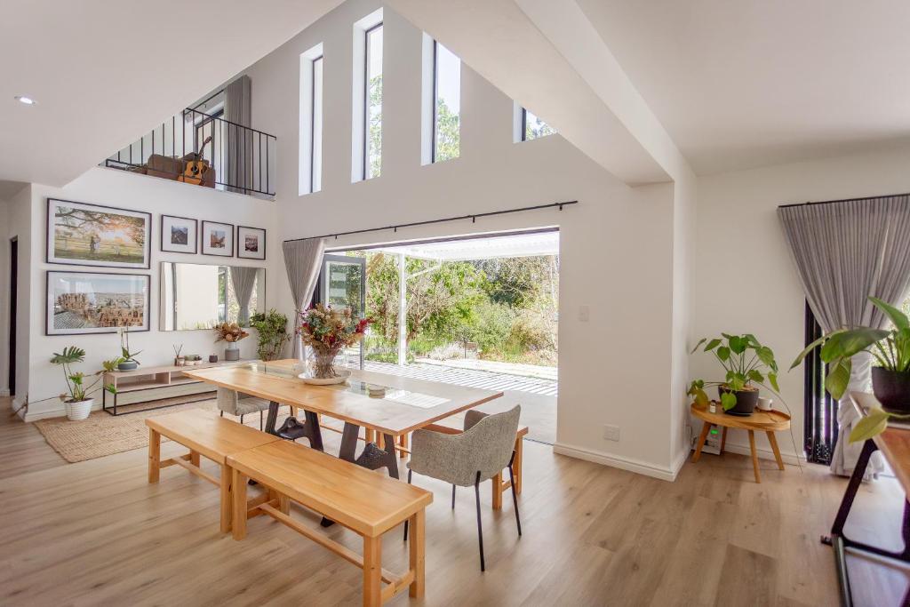 Serenity on Sidwell, George