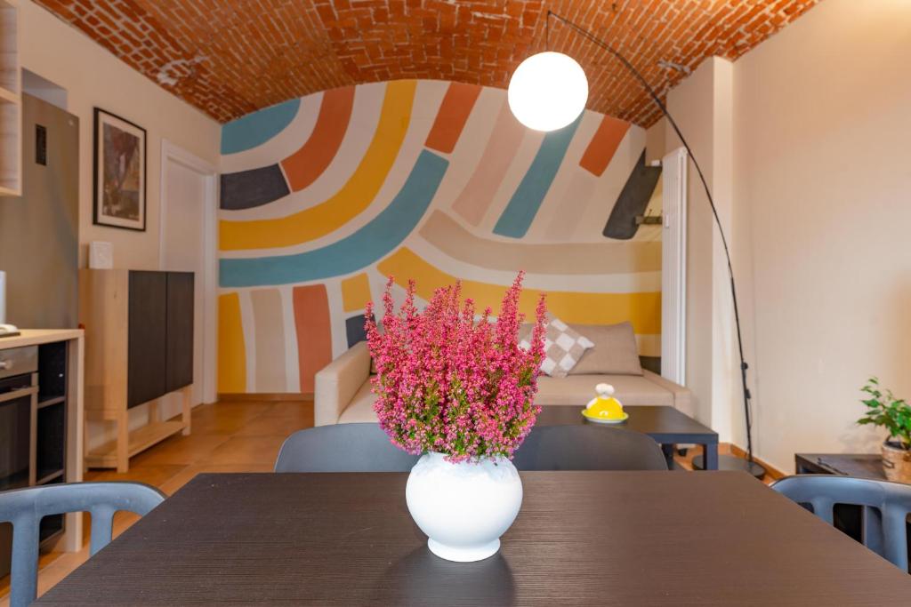 Secret Family Escape - Cozy Arched Flat - 4