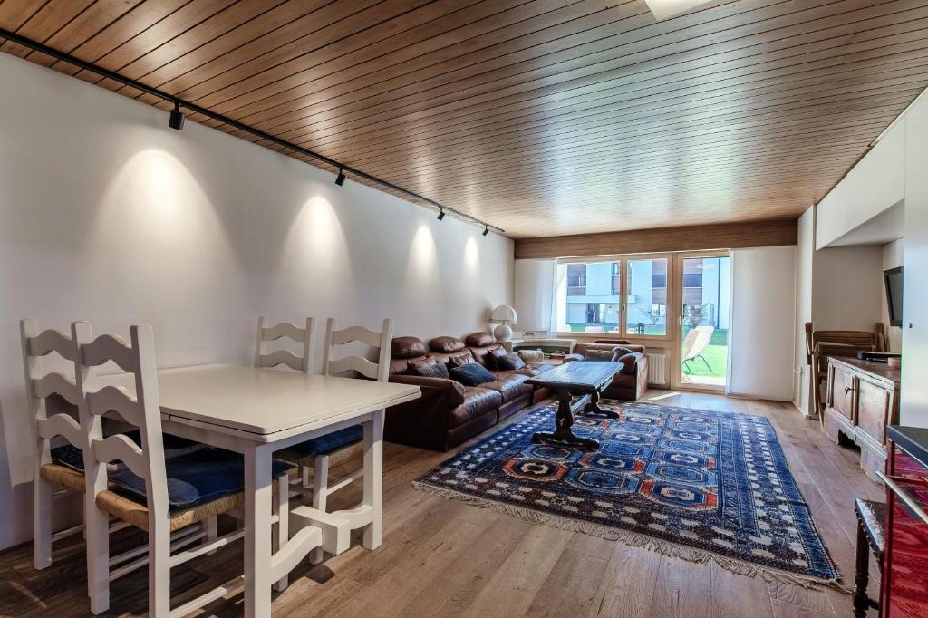 Prada Laax by Quokka 360 - Alpine Residence with Shared Sauna - 3