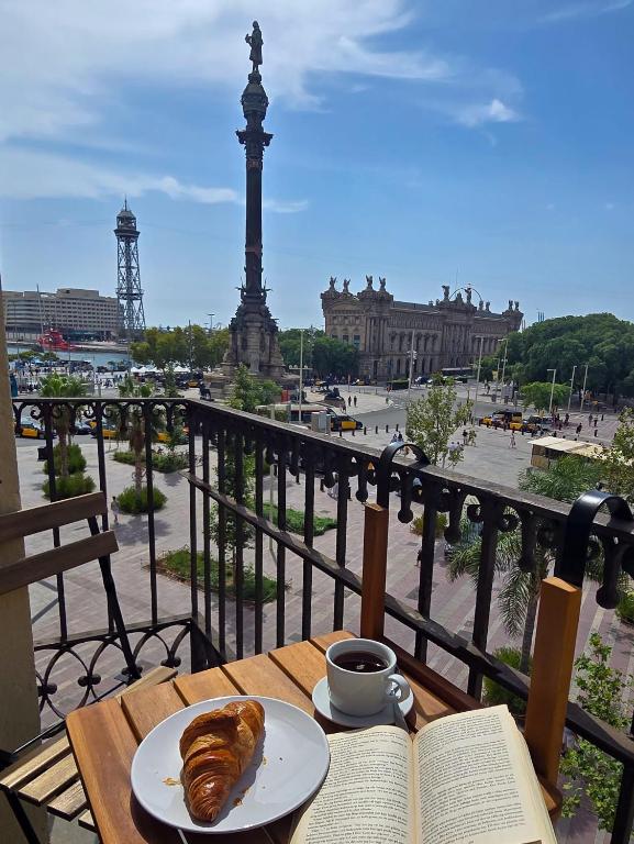 Beautiful Apartment on Las Ramblas with Port views - 1
