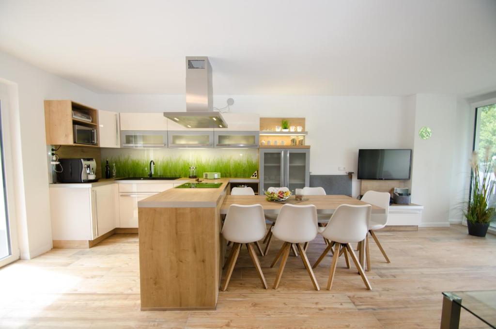 Penthouse Waterside by All in One Apartments - 2