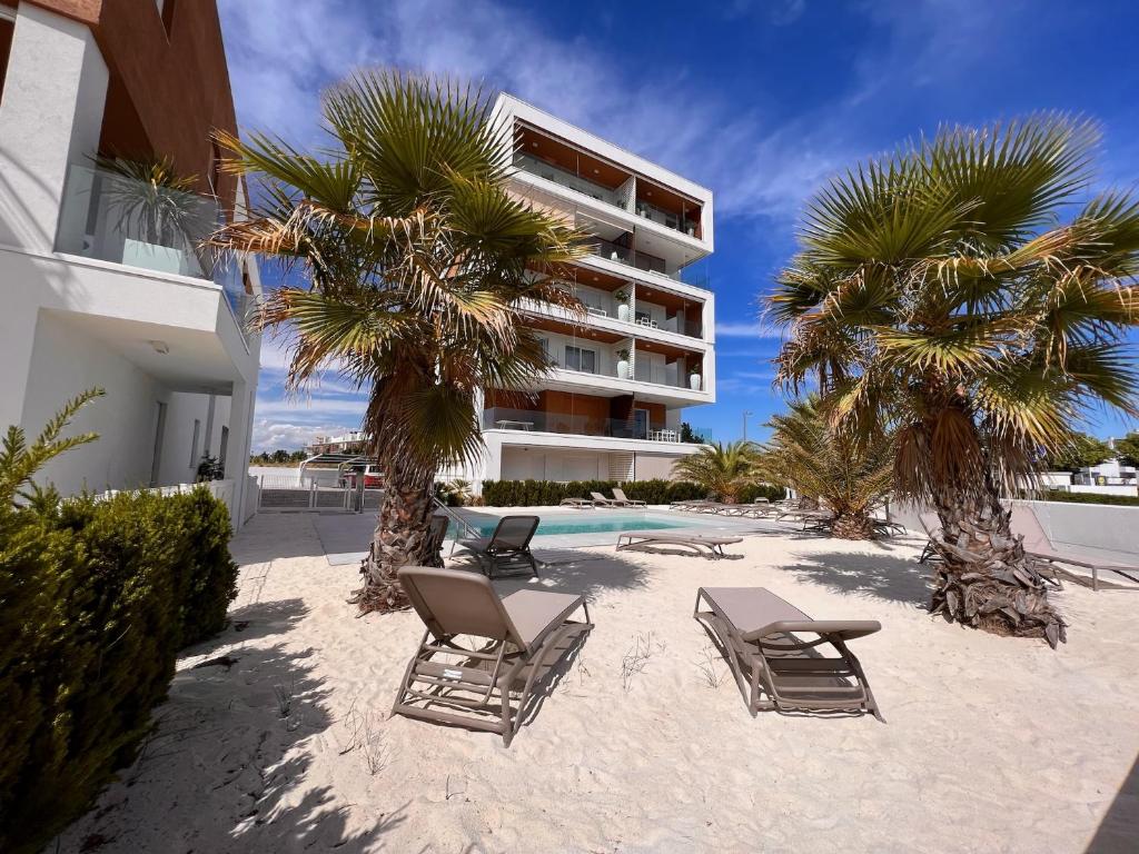 Sun Beach Apartments - 1