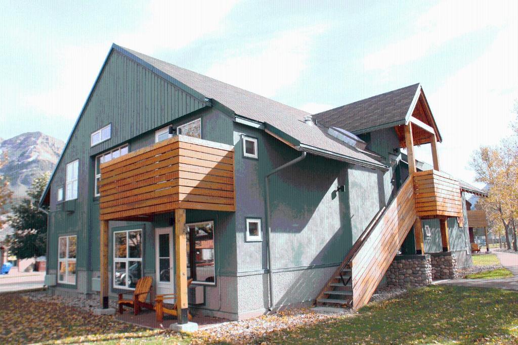 Waterton Lakes Lodge Resort photo