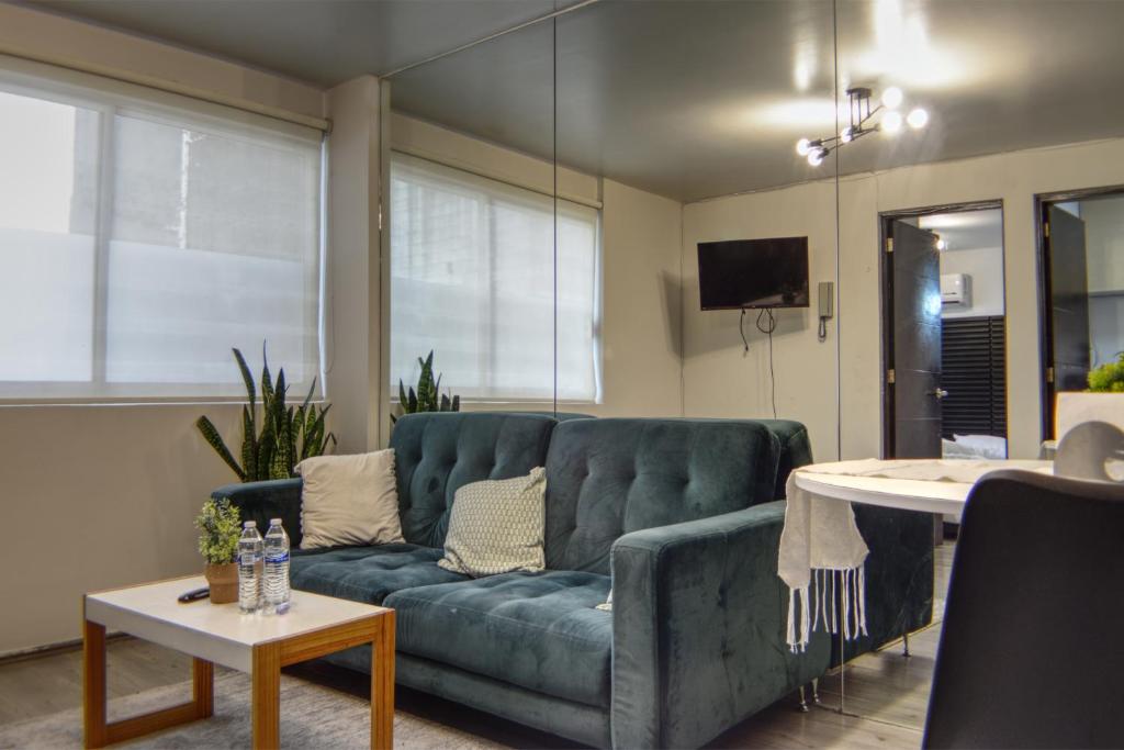 Master Suite a few steps Reforma & US Embassy, Mexiko