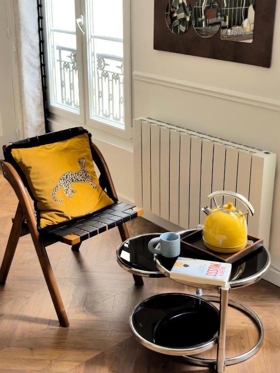 Eiffel Tower 6-Min Walk Charming Studio 3 sleeper - 5