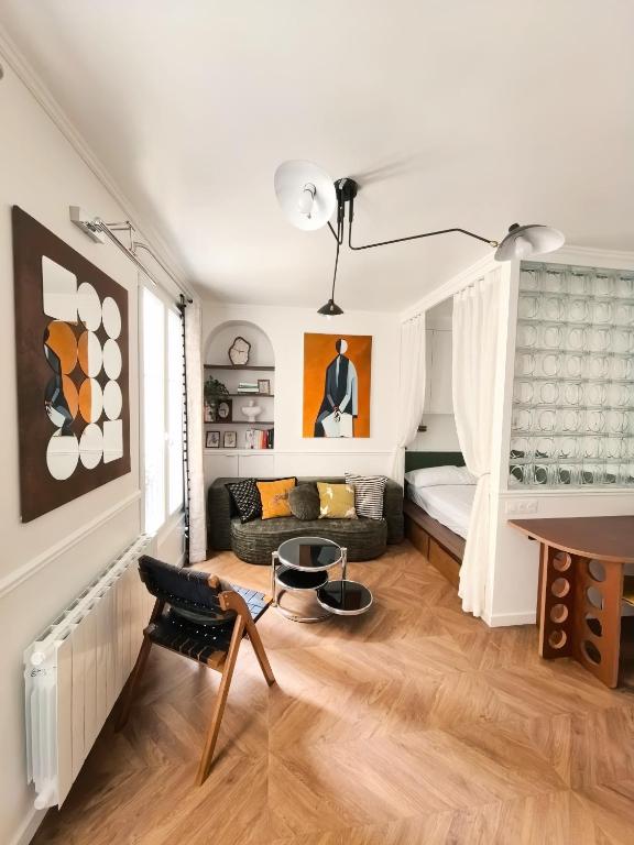 Eiffel Tower 6-Min Walk Charming Studio 3 sleeper - 1