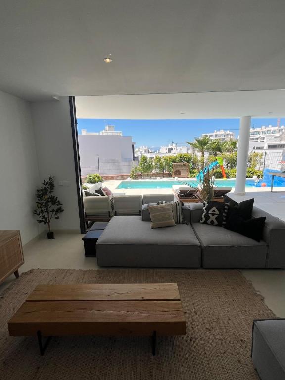 Luxury Private Pool Apartment - 1