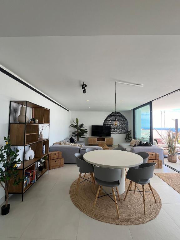 Luxury Private Pool Apartment - 2