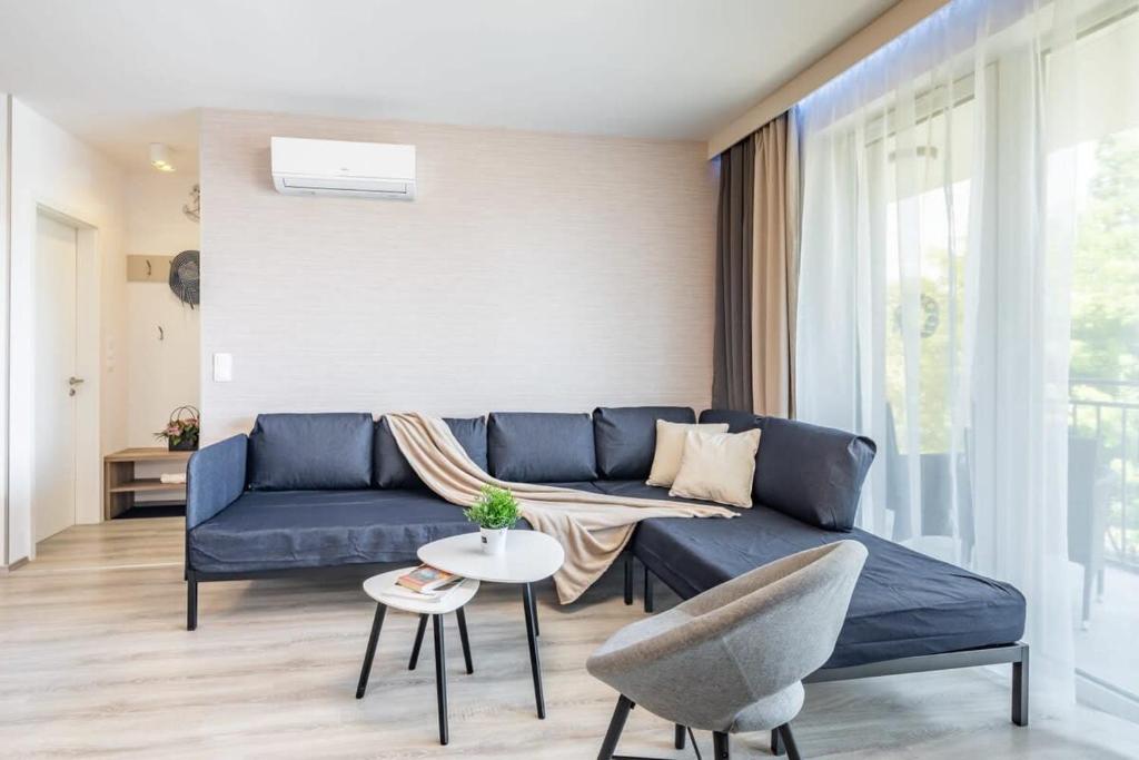 New central apartment with balcony, Budapest