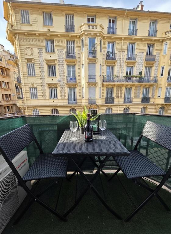 Cozy studio, balcony & AC, Heart of Nice - 2