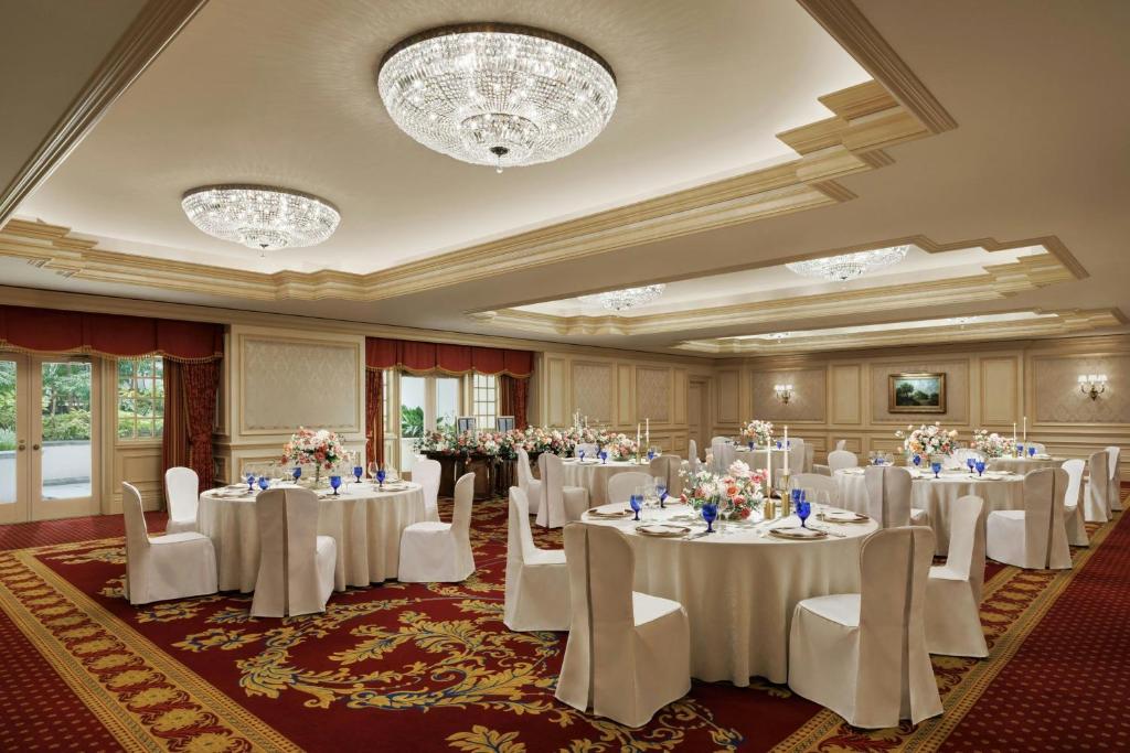 Banquet hall