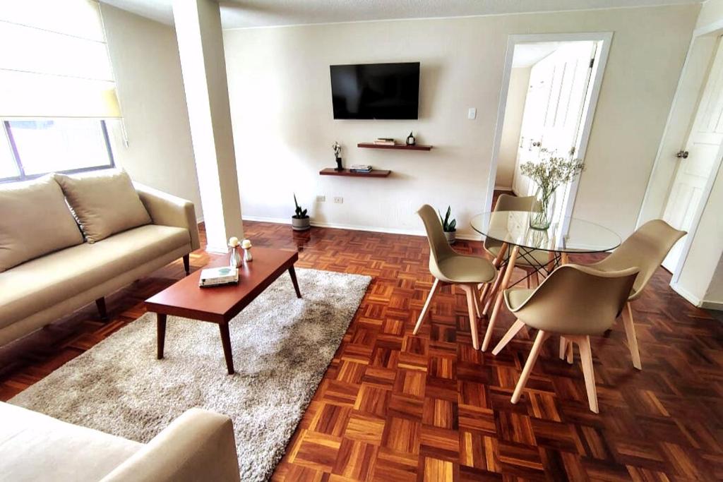 Business and Family Hermoso departamento en Ambato - 1