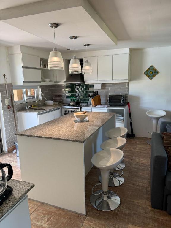 Cabaña los Robles, Gowland