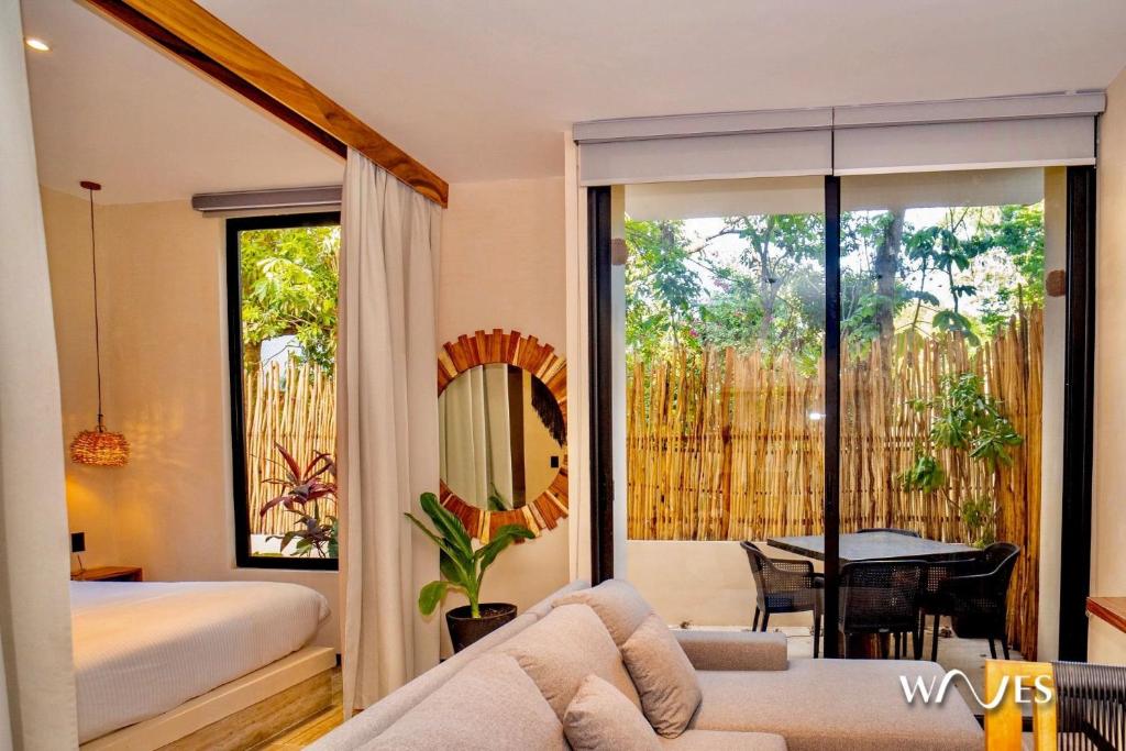 Natural Lighted Boho Chic Studio with Private Pool by Waves, Tulum