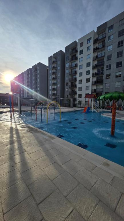 Condominio AZUL RICAURTE Apartamento con 4 piscinas - 3