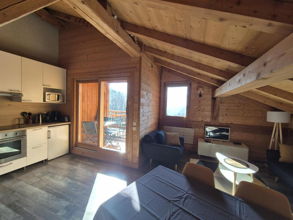 Duplex spacieux avec terrasse sud et animaux admis - FR-1-836-1 - 3