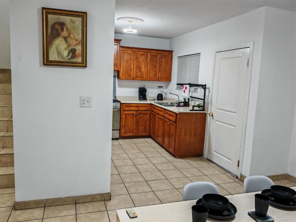 Comfortable 3 bedroom house - 4