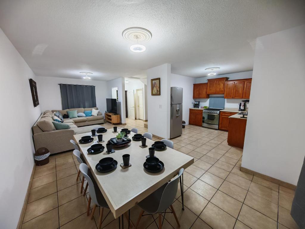 Comfortable 3 bedroom house - 5