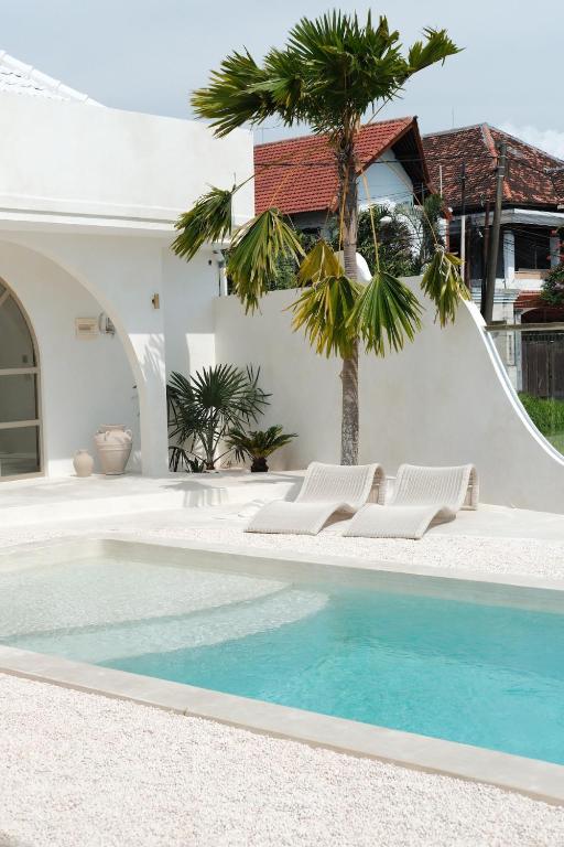 Celina - 2BR Private Pool Mediterranean Villa near Canggu, Canggu