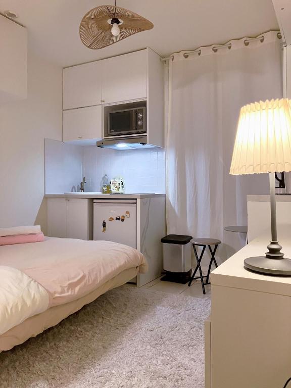 Cozy Studio near the Eiffel Tower Central 7th N7-21 - 1