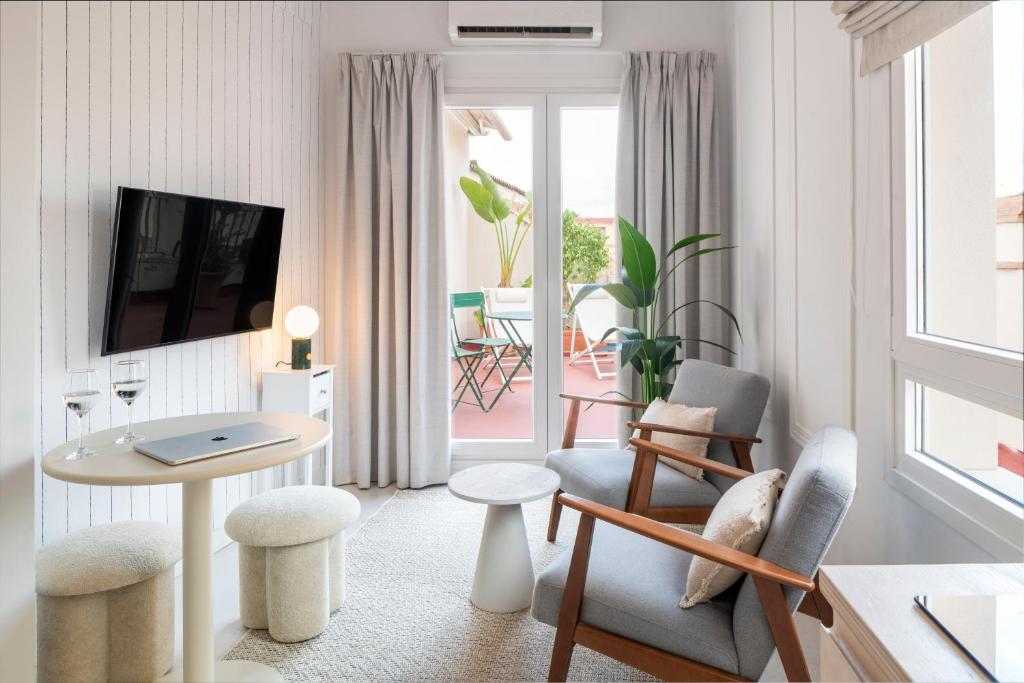 Plaza de San Gil Suite Apartment - 2