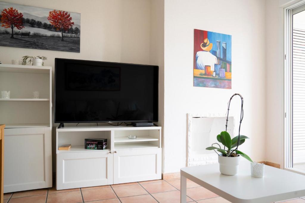 AA Guest - The Magic Front Sea Views Eco Apartment - 4