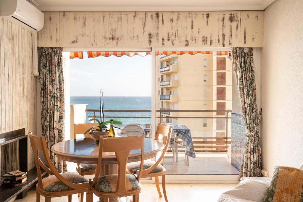 AA Guest - SandBeach Front Sea Views Eco Apartment - 1