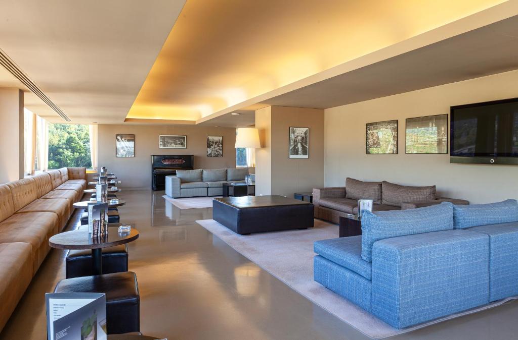 Shared lounge/TV area, Hotel Fundador in Guimaraes