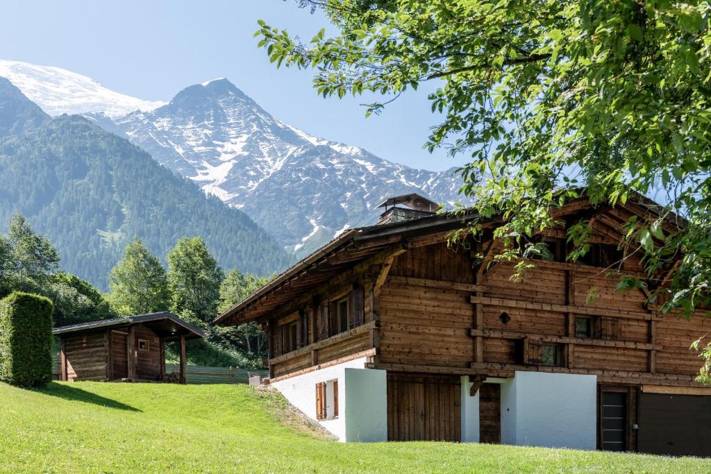 Chalet Altura- 5 Bedrooms - Jacuzzi and Sauna - By Cozee Rentals - 3
