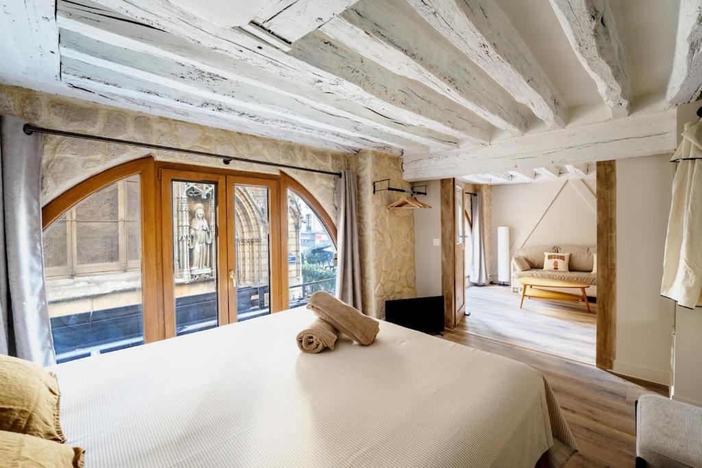 2BR apartment next to Notre Dame de Paris - 1